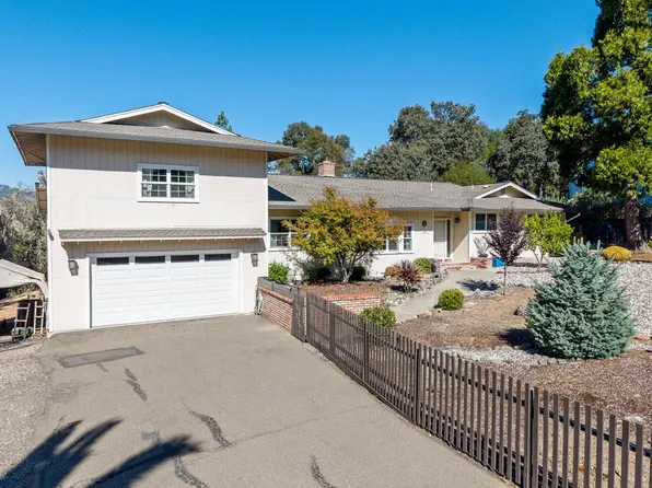 1260 Sequoia Plaza, Ukiah, CA 95482