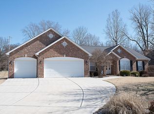 716 Deer Run Rd, Belleville, IL 62223
