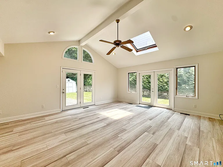10 Harvann Rd — Photo 4