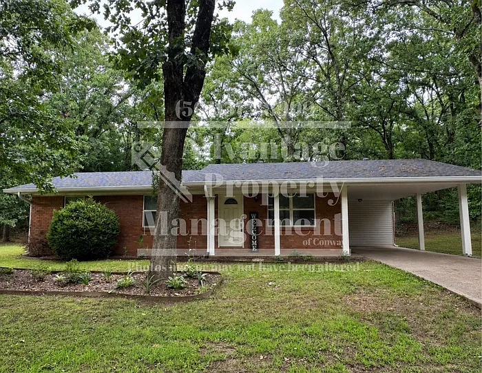 10 Towering Oaks Dr — Photo 1