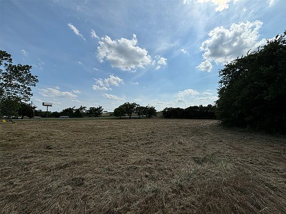 3rd image of 101/103 Gibson Ln
