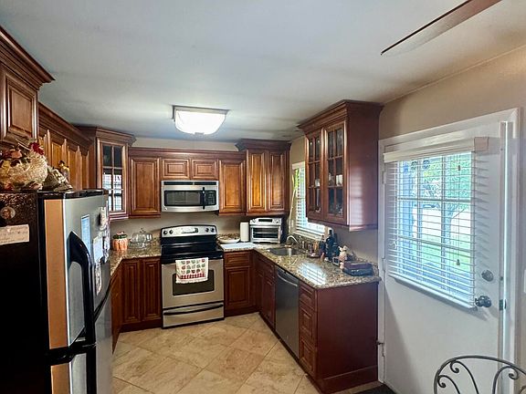 3rd image of 37A Cambridge Circle