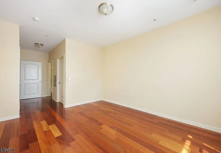 104 E Elizabeth Ave #303 — Photo 9