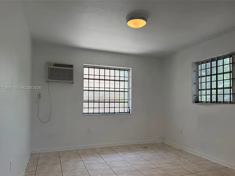 1820 NW 19th Ave #1822 — Photo 5