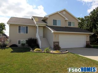 4806 Winghaven Dr, Waterloo, IA 50701