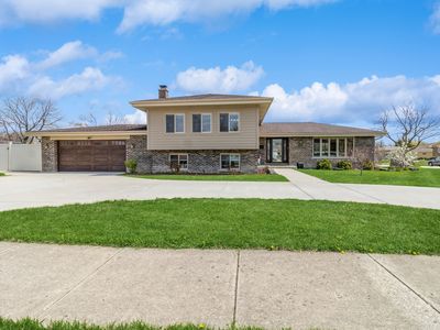 705 N Plamondon Dr, Addison, IL, 60101