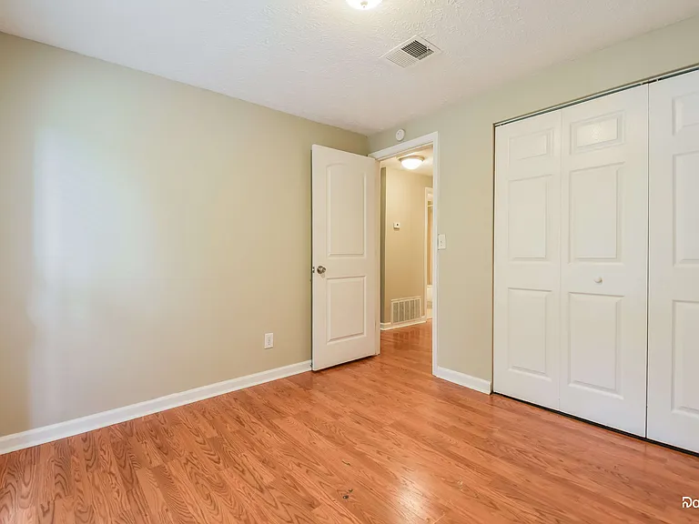 5219 Martins Crossing Rd — Photo 11