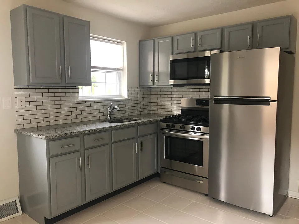 64 Perry Ave #2