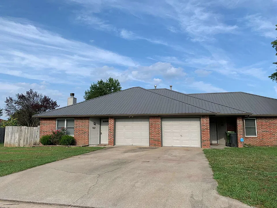 1127 S 25th Pl