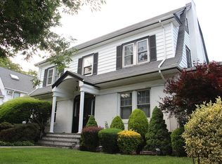 15915 32nd Ave, Flushing, NY 11358