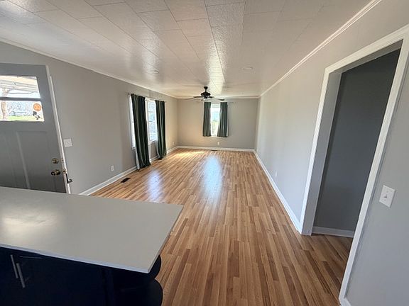 4th image of 2205 Stewart St #2