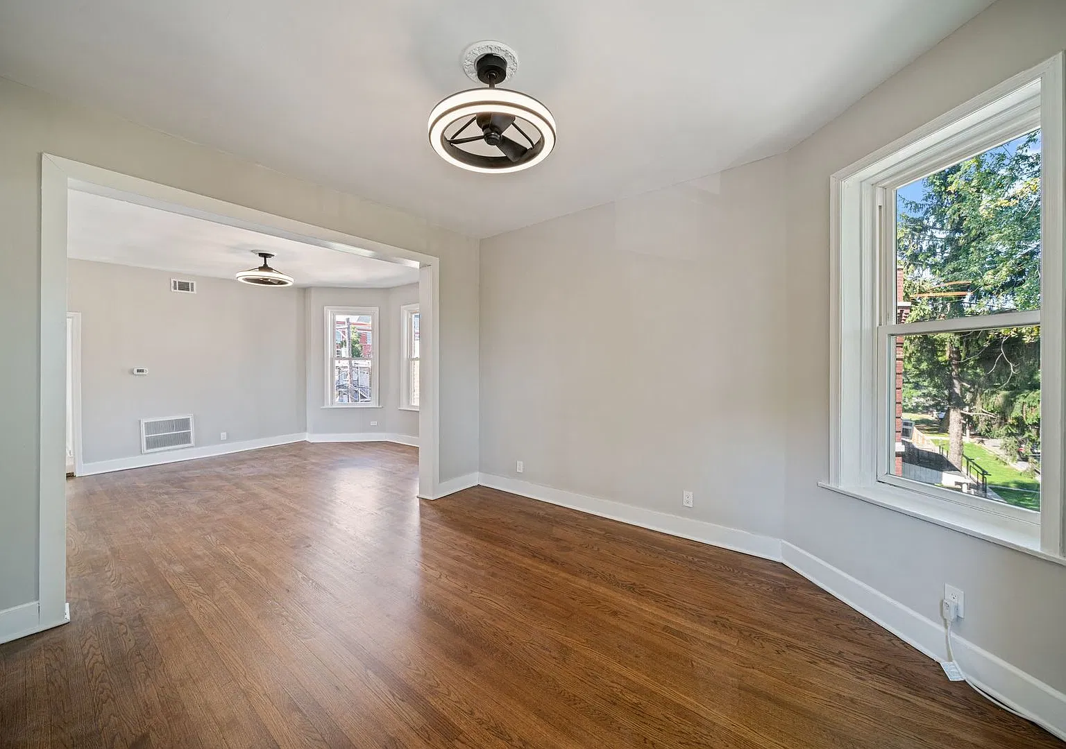 3 bed, $1,900 — Photo 3