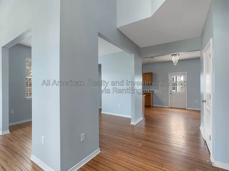 406 Peoria Blvd — Photo 3