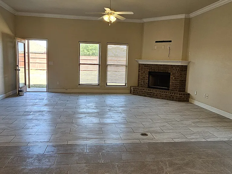 6904 Redbud Ct — Photo 4