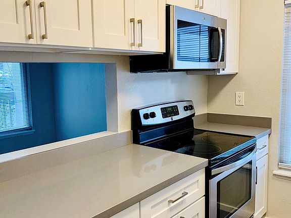 2nd image of 12626 NE 118th St APT 2