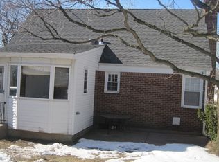 263 Cornwell Ave, Williston Park, NY 11596