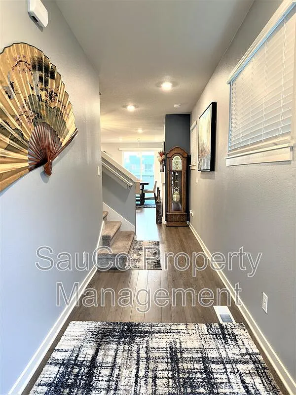 3 bed, 2.5 bath, 2014 sqft, $2,820 — Photo 2