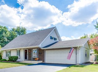 103 Essex Rd, Elk Grove Village, IL 60007