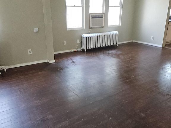 4th image of 606 S Lexington Ave