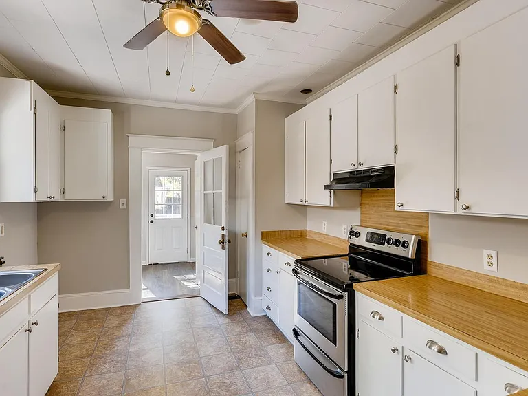 707 E Iredell Ave — Photo 5