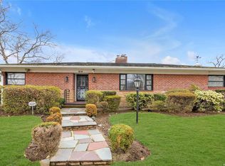 16205 Cross Island Pkwy, Flushing, NY 11357