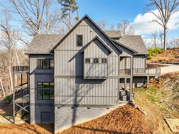 3rd image of 478 Kensington Cir