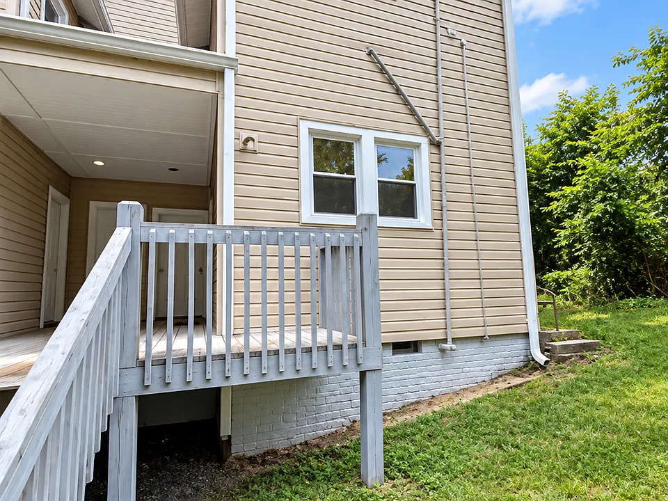 708 D St #1E