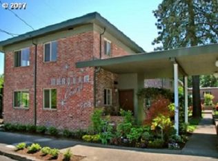 908 SW Gaines St APT 4, Portland, OR 97239