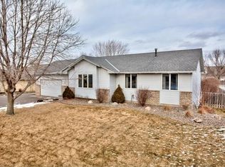 5950 Yucca Ln N, Plymouth, MN 55446