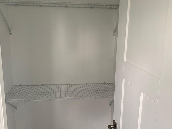 5th image of 325 Jackson Rd