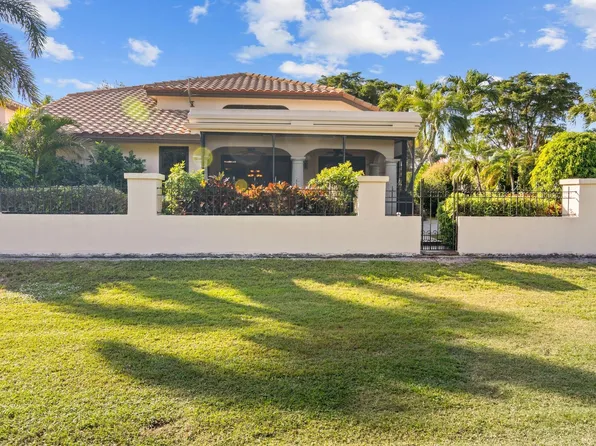 592 Deer Creek Viaduct, Deerfield Beach, FL 33442