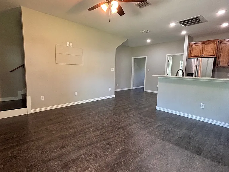 1136 W Shirley St #102 — Photo 3