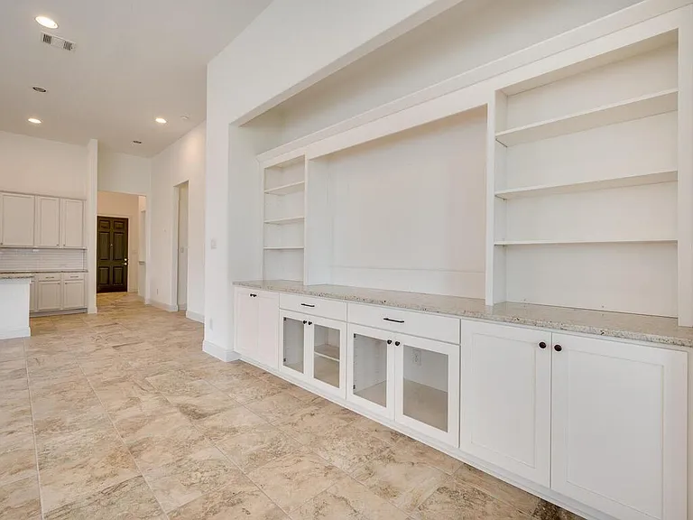 220 Oxbow Cv — Photo 19