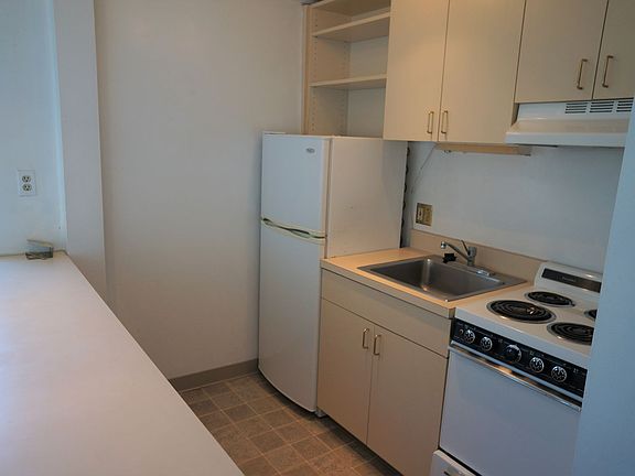 5th image of 1417 Belmont Ave APT 102