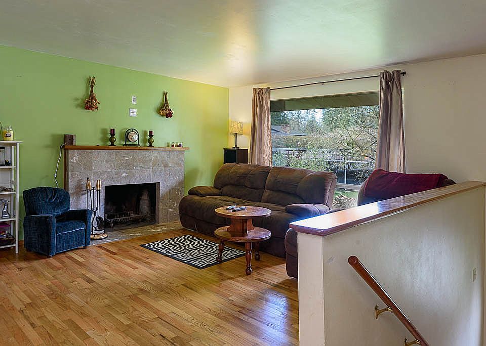 1st image of 1704 215th St SW