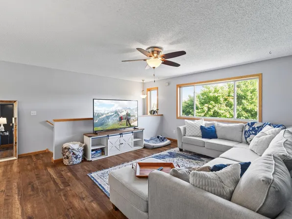 6928 91st St NE, Monticello, MN 55362