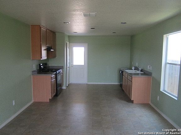 3rd image of 10847 Bearwolf Bay