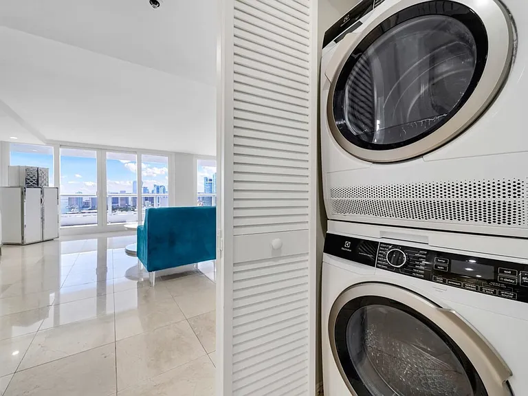 Washer/Dryer
