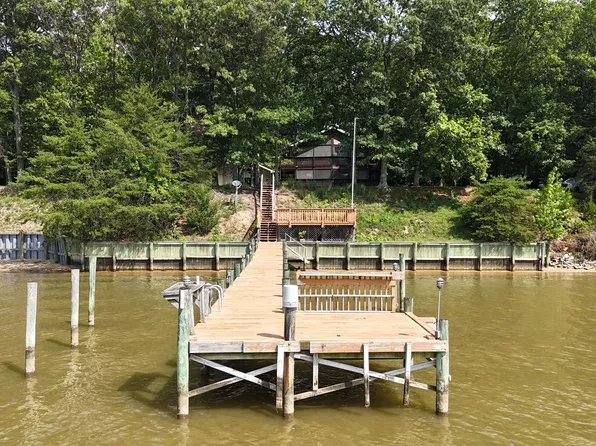 12575 Shore Pl, Nanjemoy, MD 20662