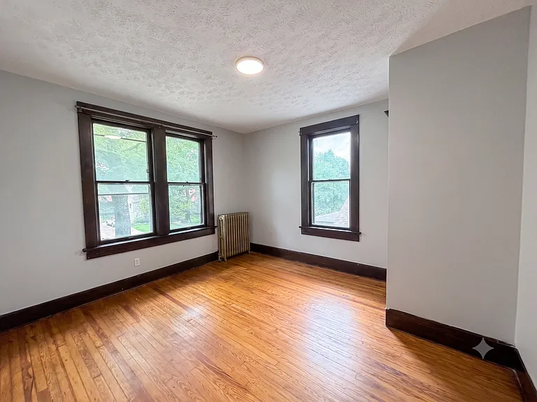 1258 Agnes Pl — Photo 24