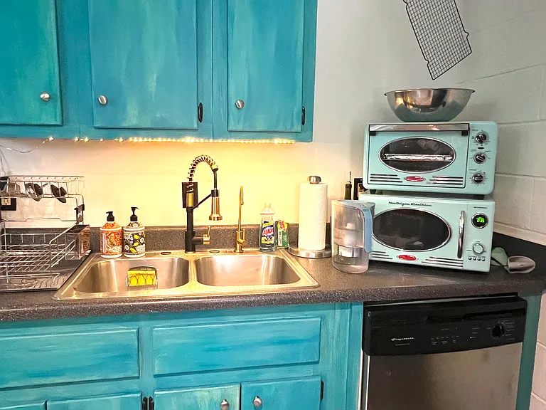 205 Holtzclaw St SE #J — Photo 12