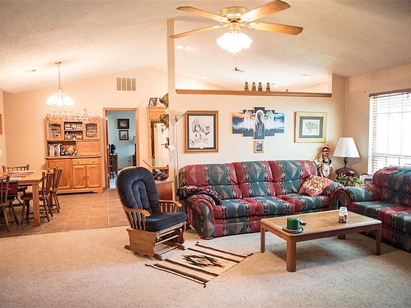 5th image of 1013 E Green Acres Dr