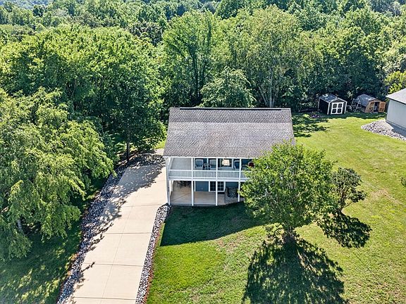 3rd image of 312 Cosby Parris Rd