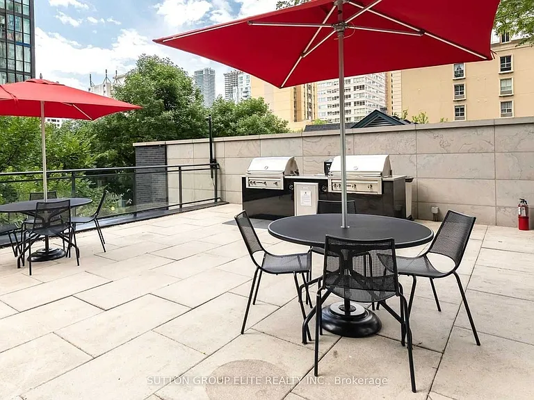 110 Charles St E #2410 — Photo 30