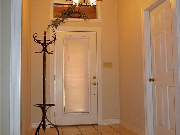 4th image of 521 Trailridge Cir