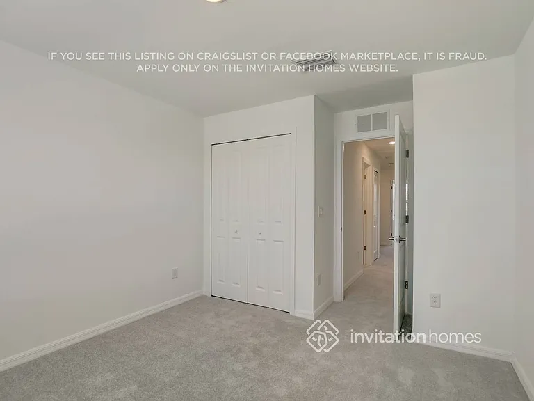 1927 E Landings Way — Photo 9