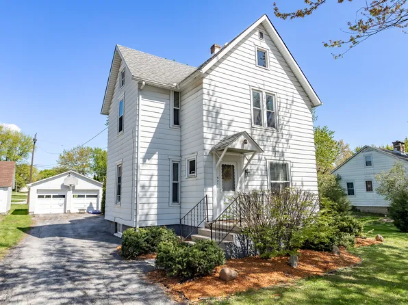 521 Catalpa St, Beecher, IL 60401