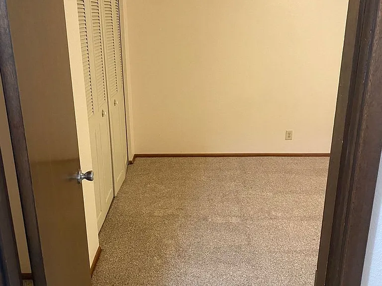 260 East 38th Avenue — Photo 15