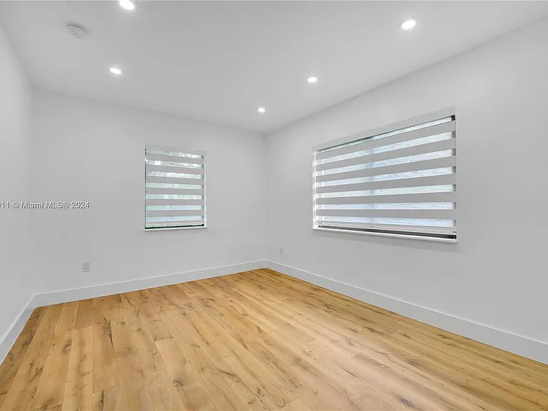 728 Majorca Ave — Photo 17