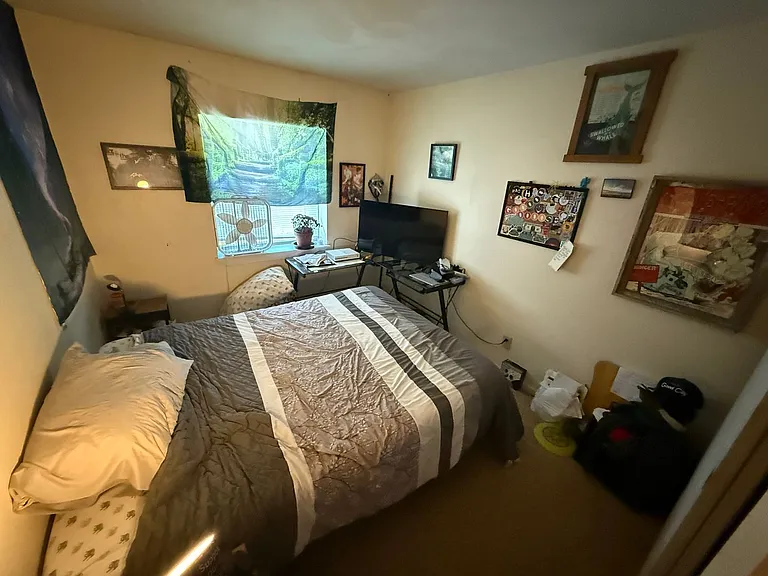 2030 N. Oakland Ave. — Photo 12